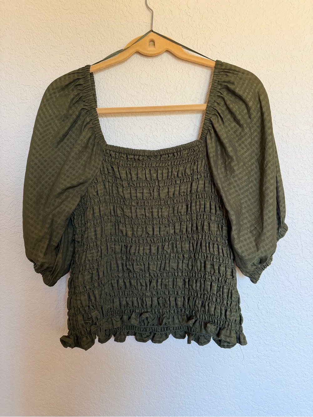 Olive green Old Navy smocked top with puffy sleeves. Size large. - Picture 4 of 7